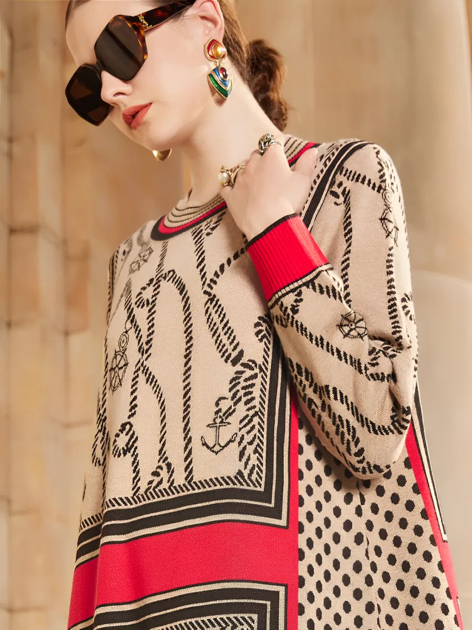 Vestido Feminino Estampado com Decote Canoa e Mangas Longas - Anete