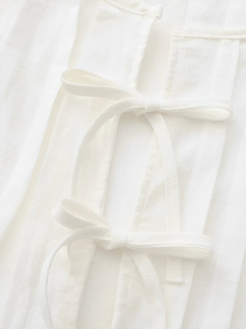 Conjunto Feminino com Blusa Amarração Frontal Plissada e Saia Longa com Zíper - Evie