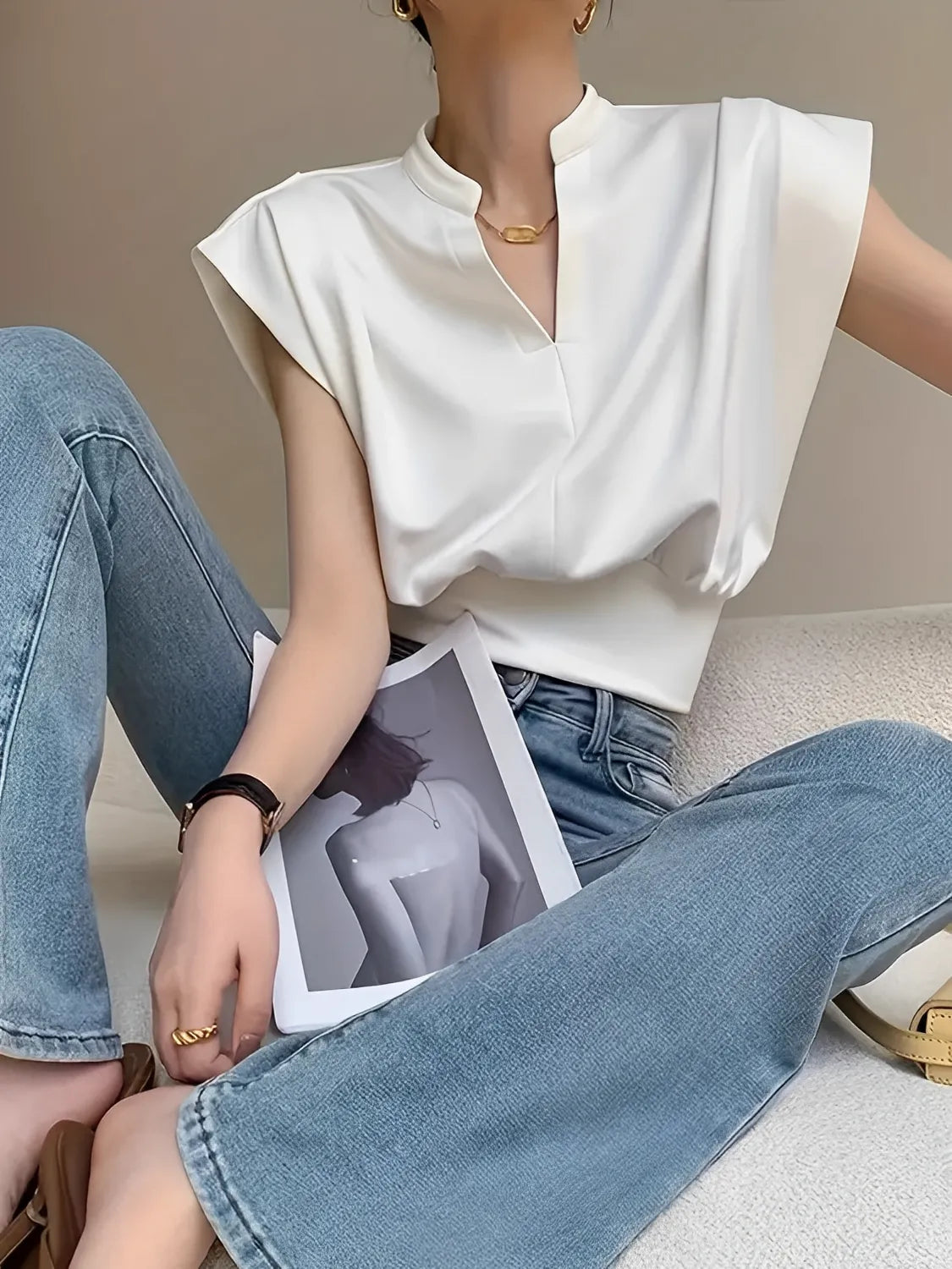 Blusa Feminina Básica com Gola Padre e Decote em V - Veronica