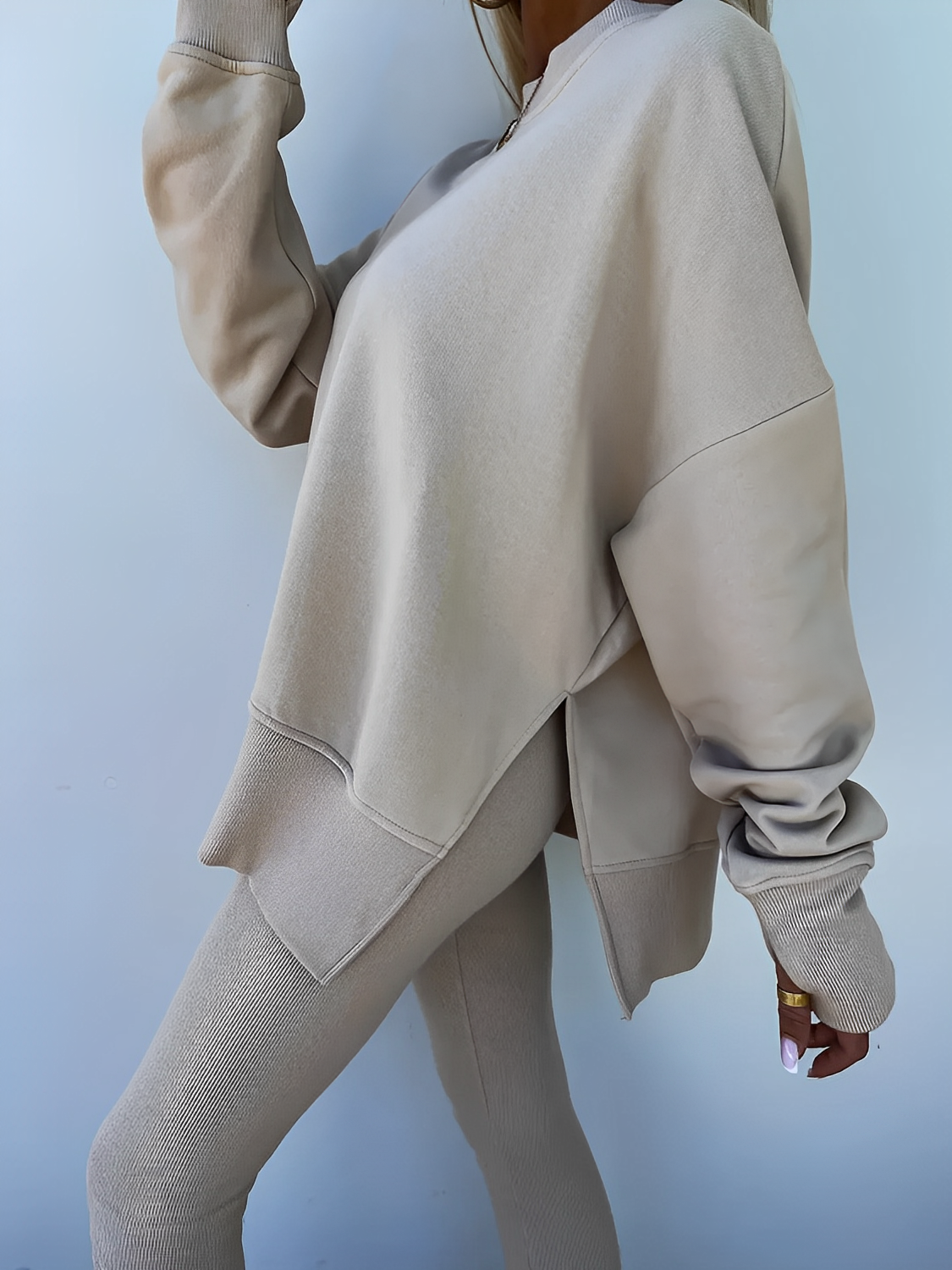 Conjunto Feminino de Moletom Oversized com Suéter Mullet e Calça Legging– Nayra
