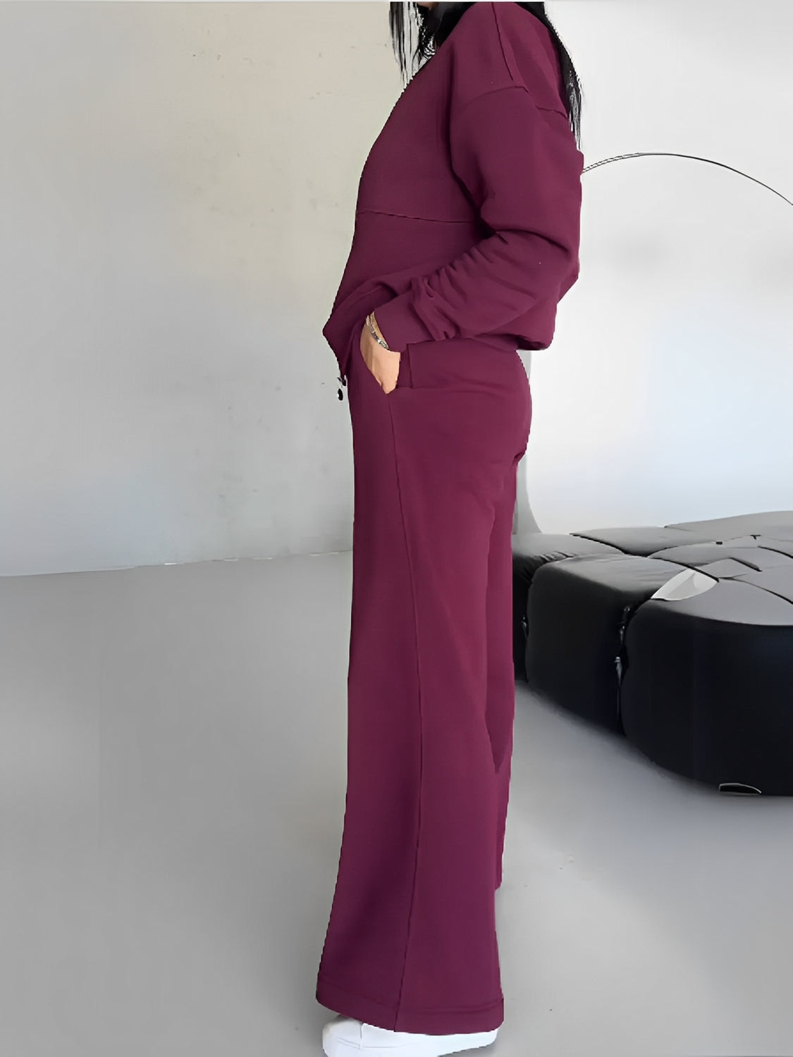 Conjunto Feminino com Jaqueta de Zíper e Calça Reta com Bolsos - Bruna