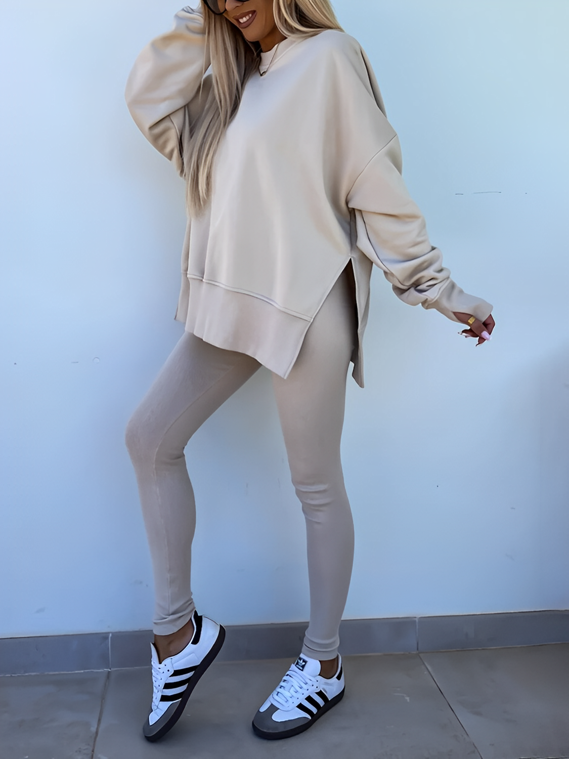 Conjunto Feminino de Moletom Oversized com Suéter Mullet e Calça Legging– Nayra