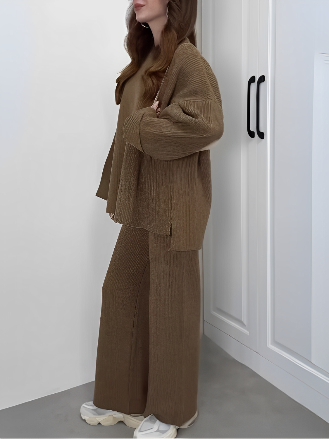 Conjunto Feminino de Tricô Canelado com Suéter Oversized Mullet e Calça com Cintura Alta Elástica - Elis