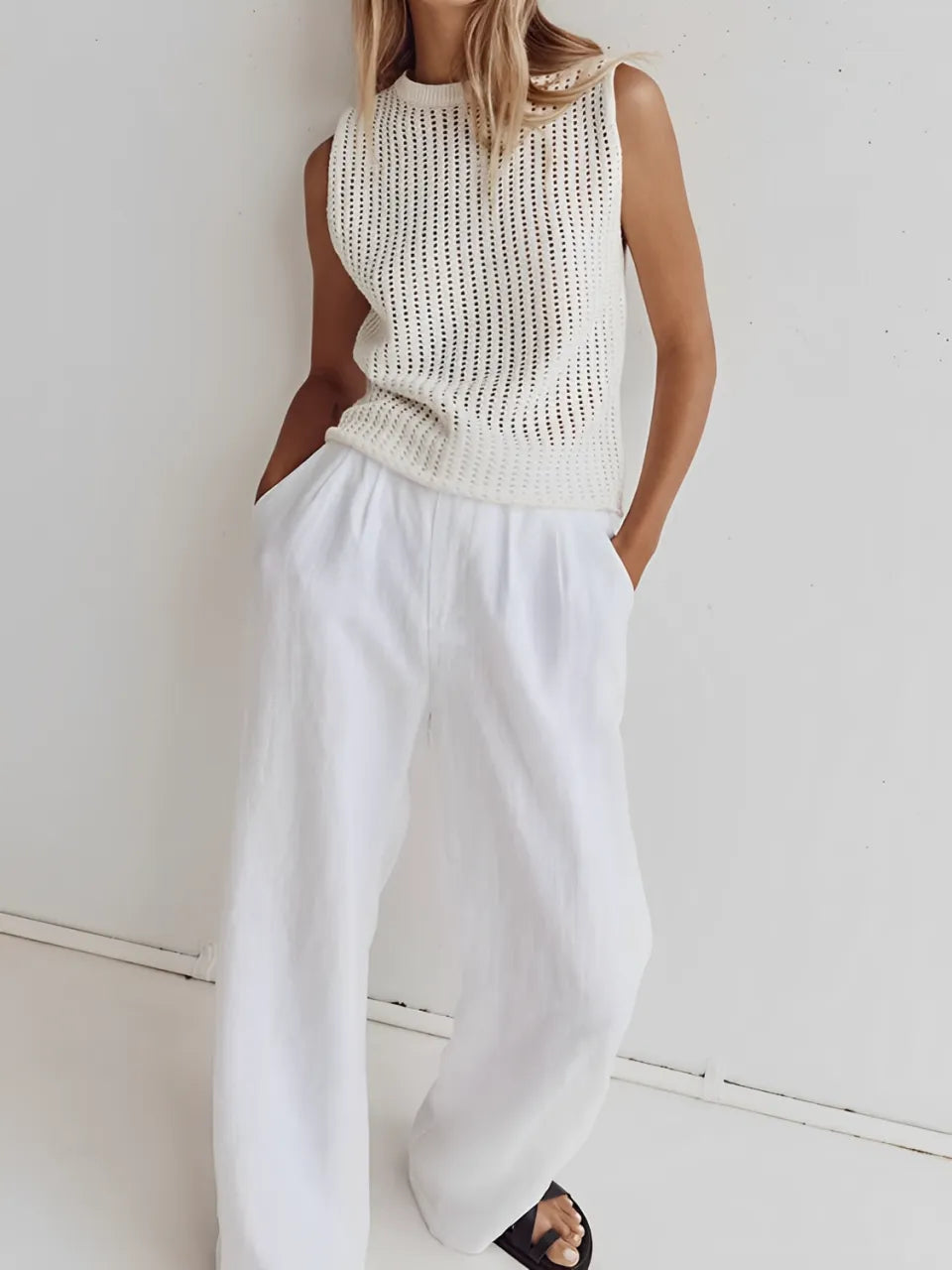 Blusa Feminina Regata Vintage com Detalhes Vazados - Malie