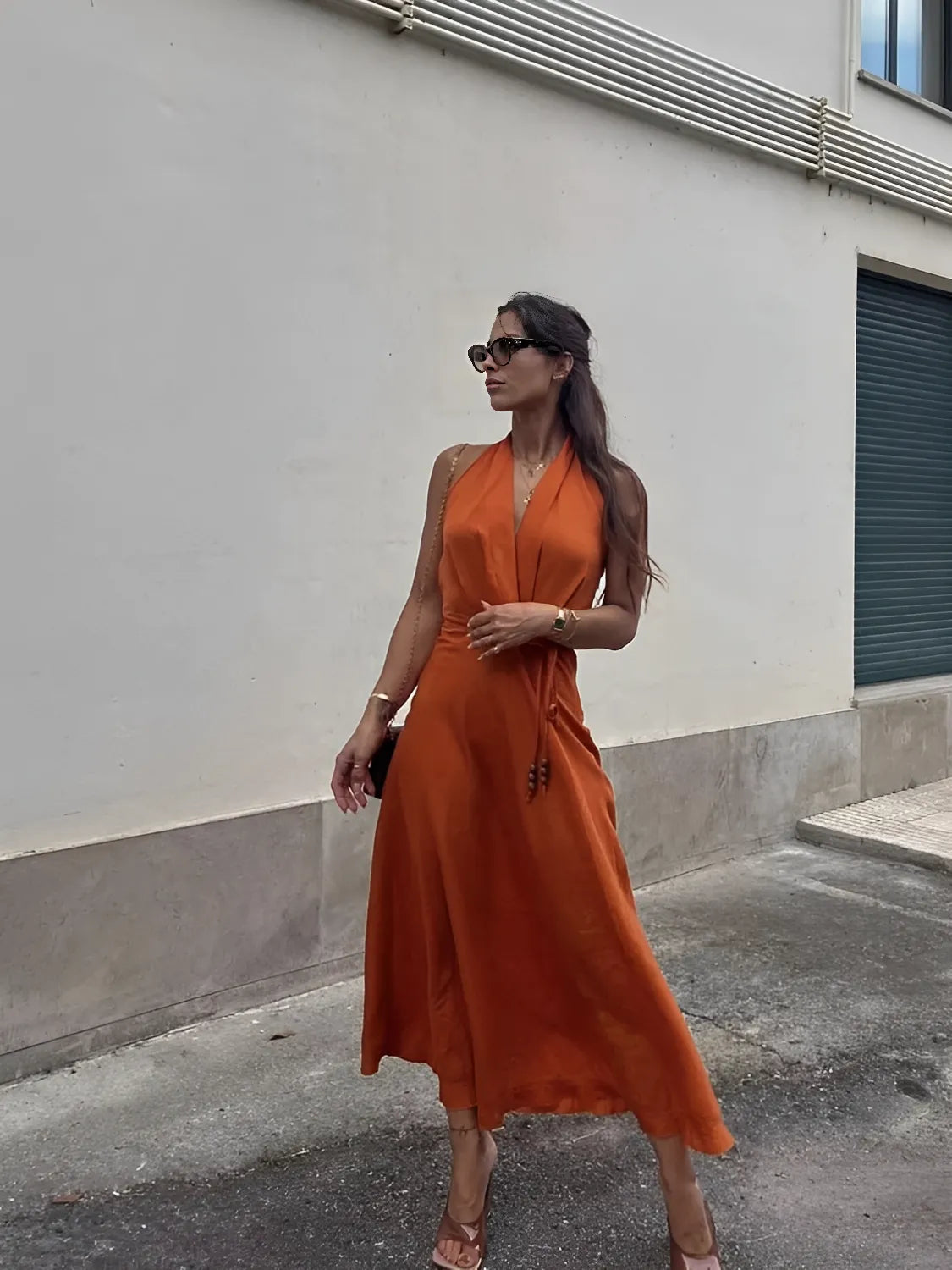 Vestido Feminino Midi com Decote em V e Costas Abertas - Stella
