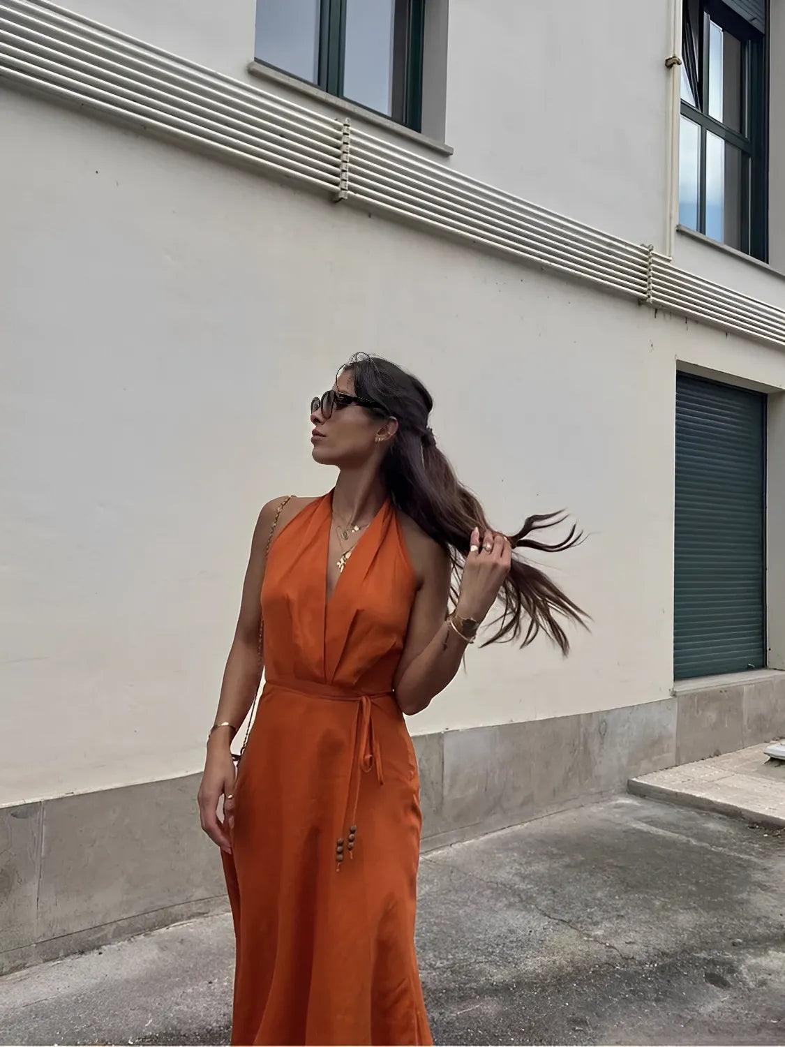 Vestido Feminino Midi com Decote em V e Costas Abertas - Stella