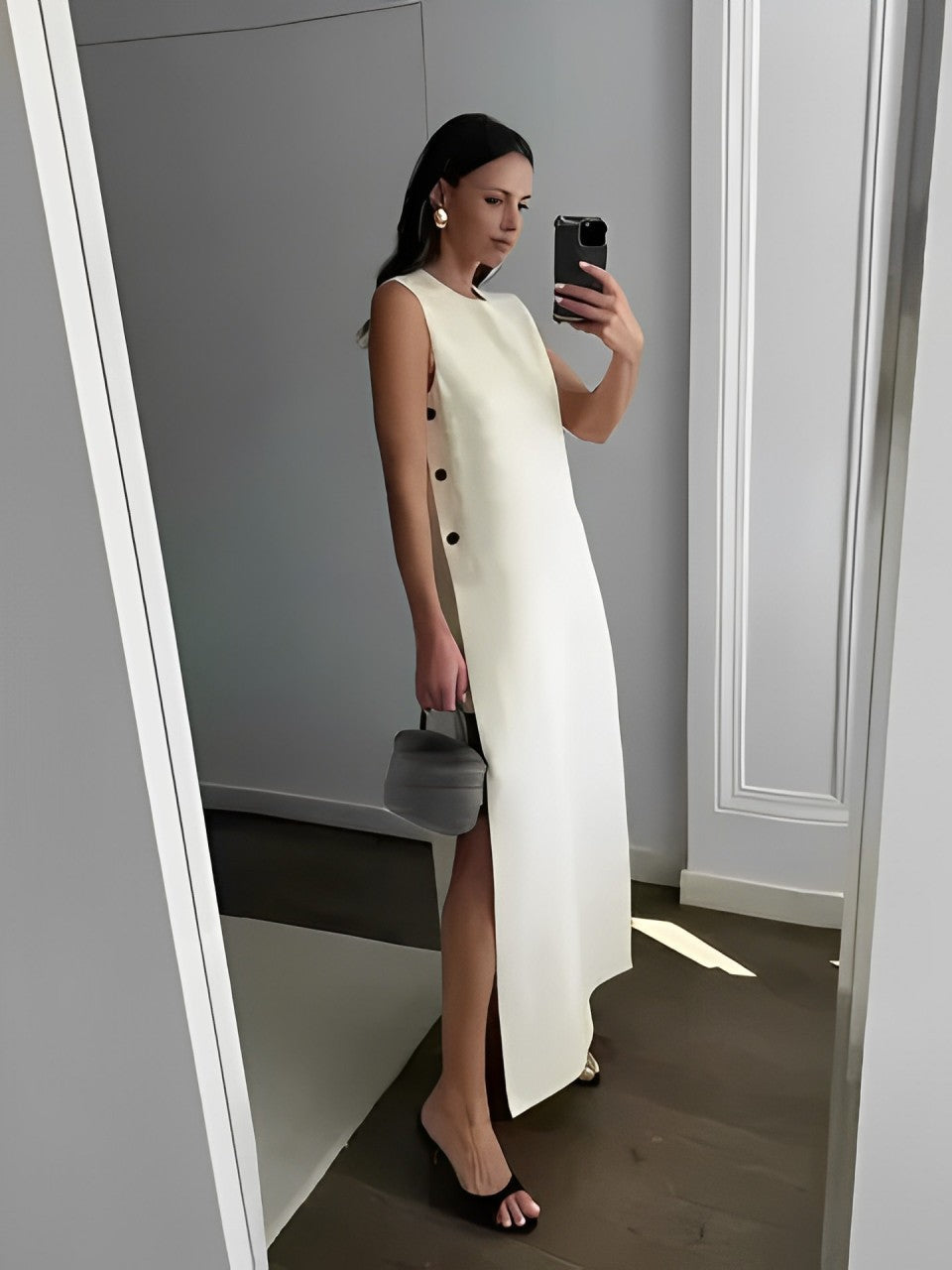 Vestido Feminino Longo com Botões Fenda Lateral e Decote Redondo - Louise