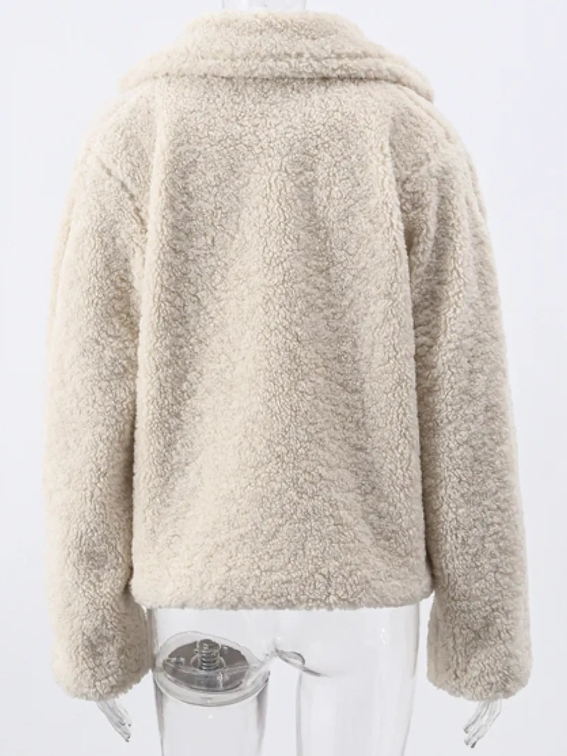 Casaco Feminino Teddy em Lã Peluciado com Bolsos - Pérola