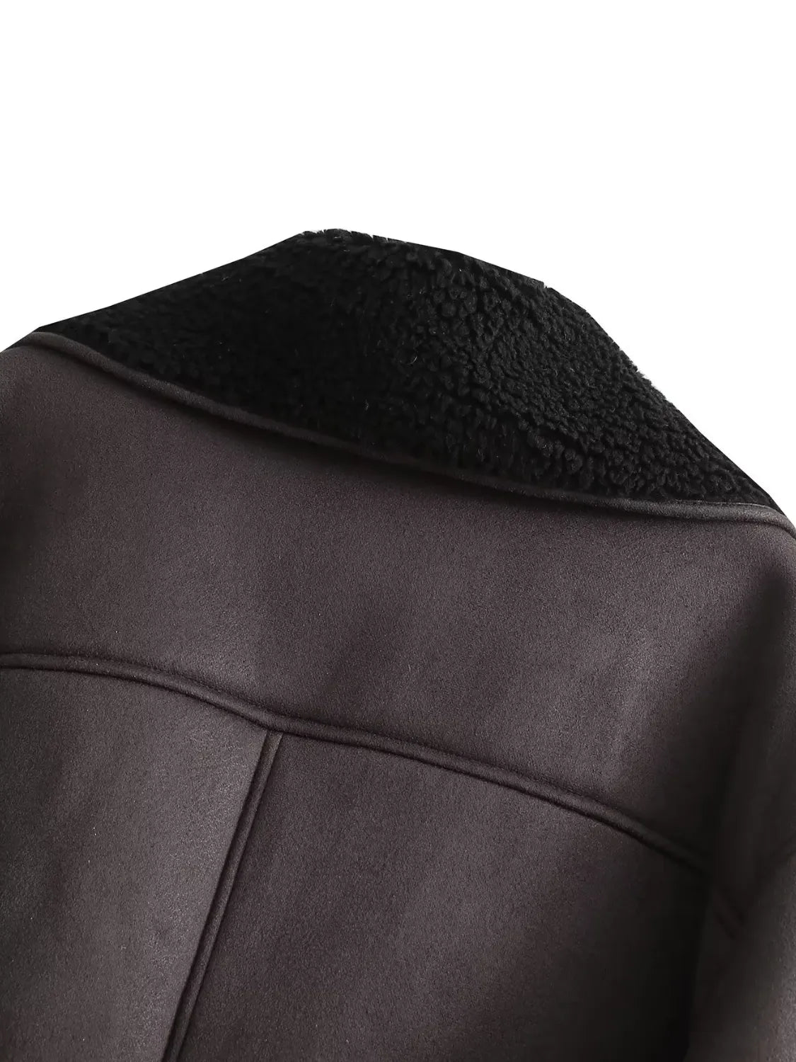 Casaco Feminino Oversized Peluciado em Couro PU com Botões e Bolsos - Giselle