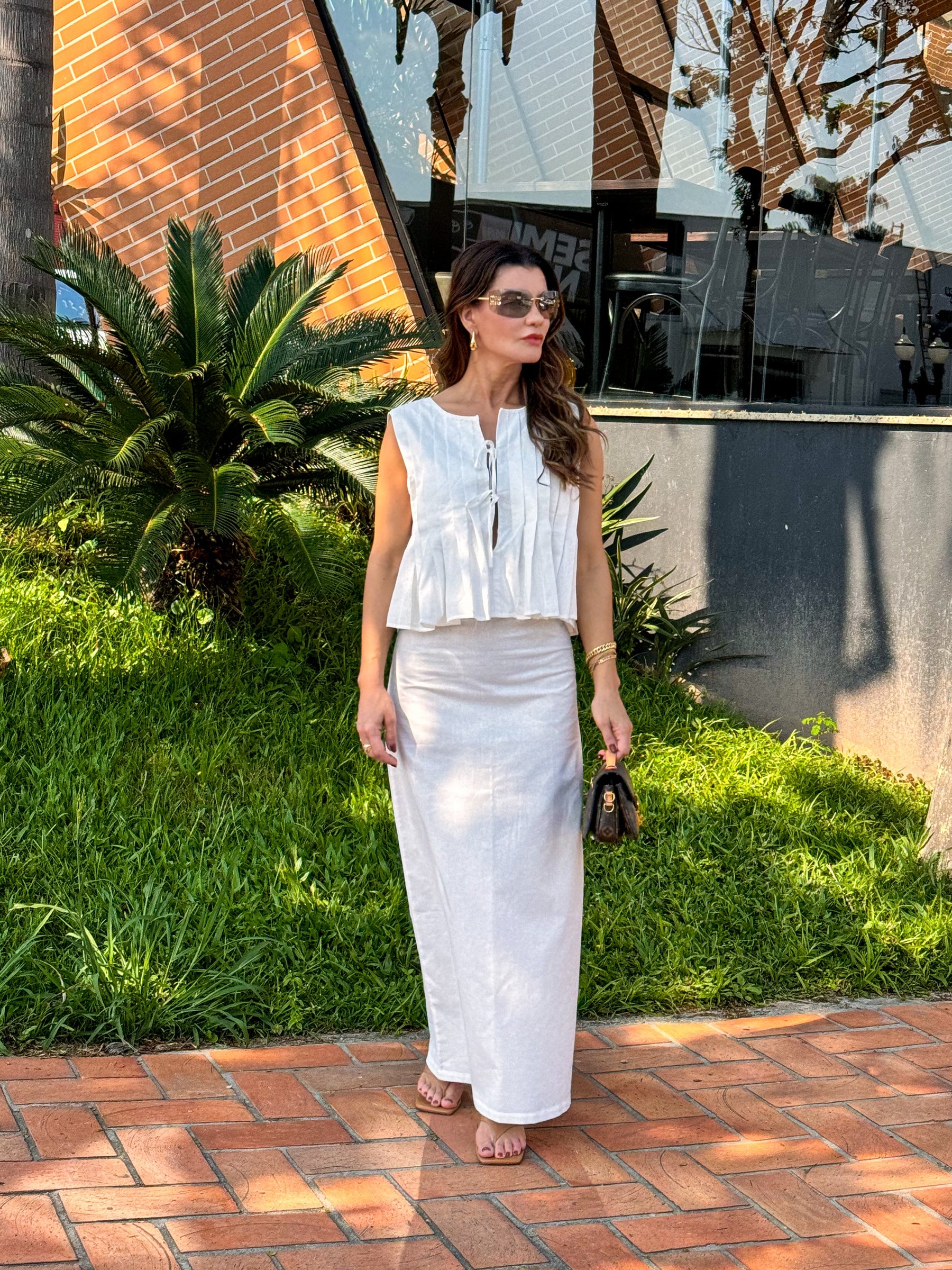 Conjunto Feminino com Blusa Amarração Frontal Plissada e Saia Longa com Zíper - Evie