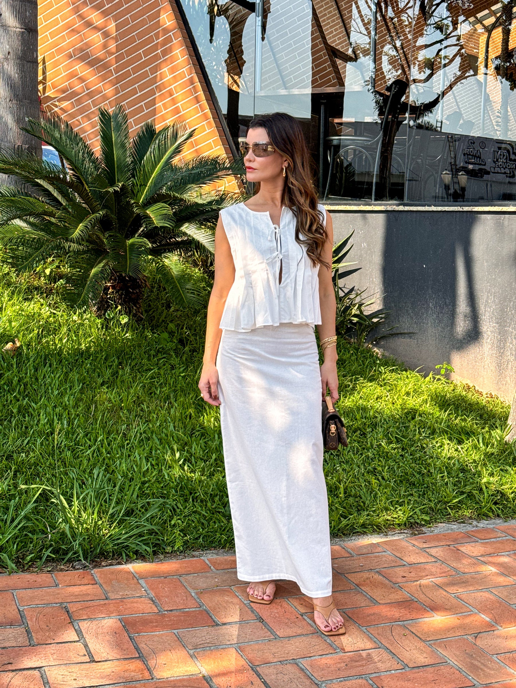 Conjunto Feminino com Blusa Amarração Frontal Plissada e Saia Longa com Zíper - Evie