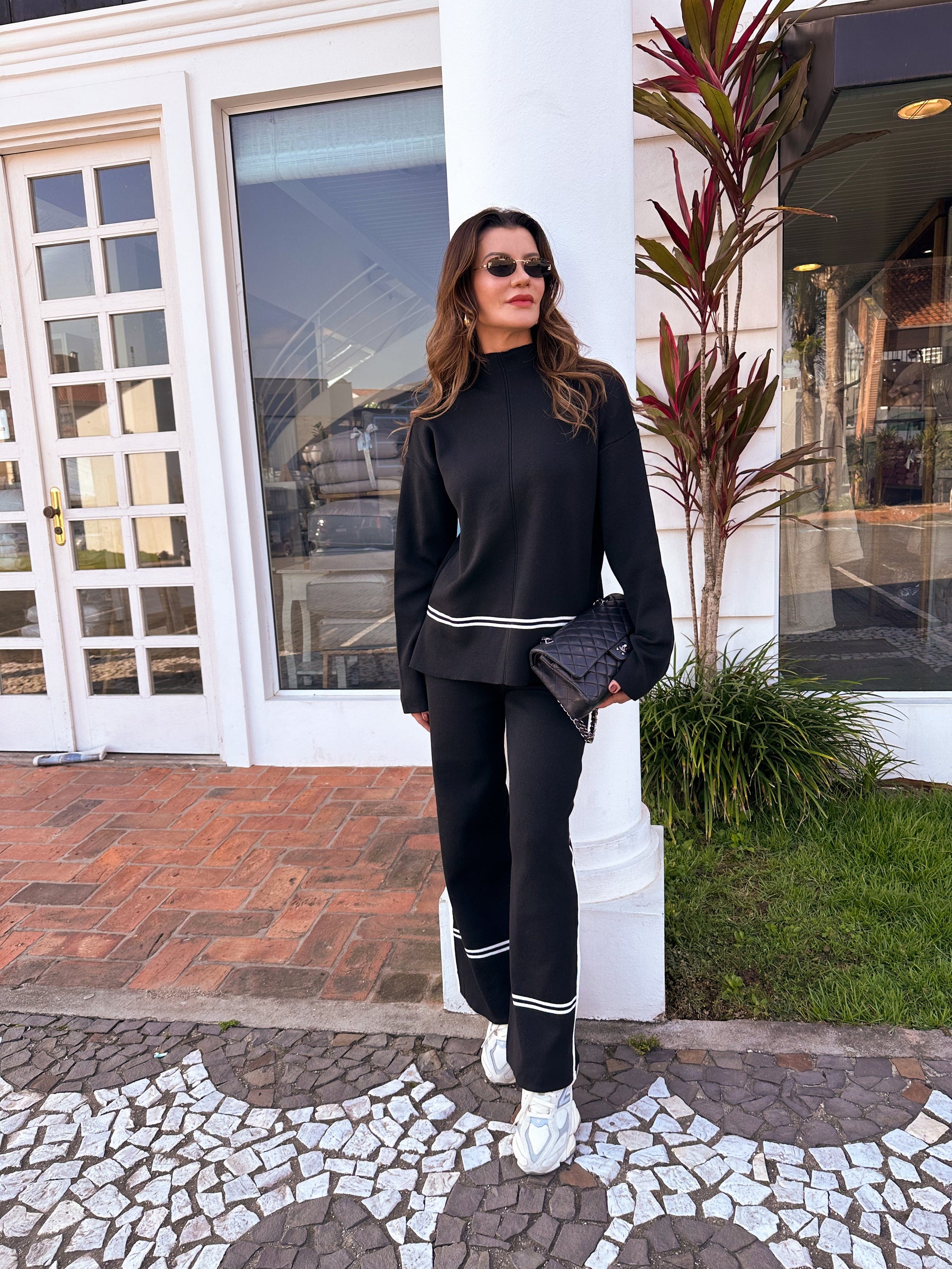 Conjunto Feminino Élise – Tricô com Suéter Mullet Gola Alta e Calça Cintura Alta Confortável