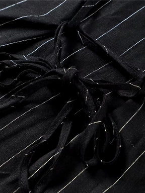 Conjunto Feminino Risca de Giz Colete com Botões e Amarração nas Costas e Saia Curta - Dara