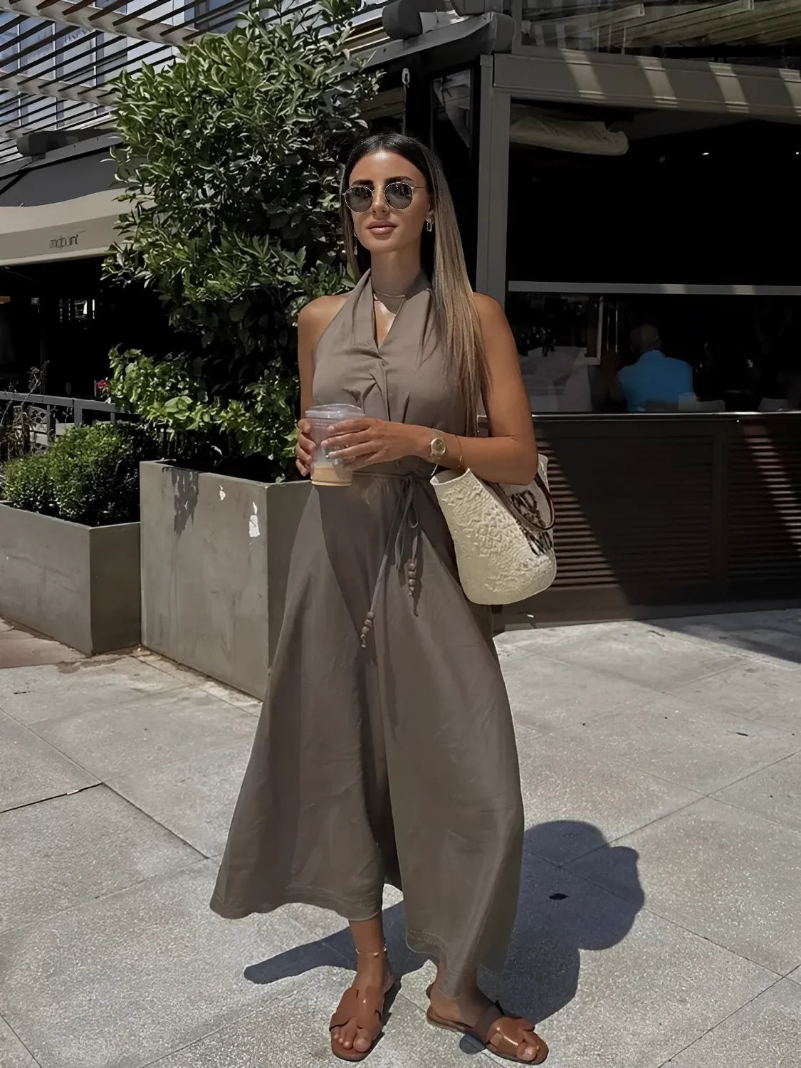 Vestido Feminino Midi com Decote em V e Costas Abertas - Stella