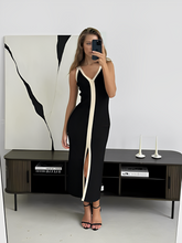 Vestido Feminino Midi Regata com Decote em V e Fenda - Aricia