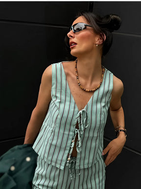 Conjunto Feminino em Tecido Leve com Blusa de Fechamento Frontal e Calça Ajustável - Stephanie