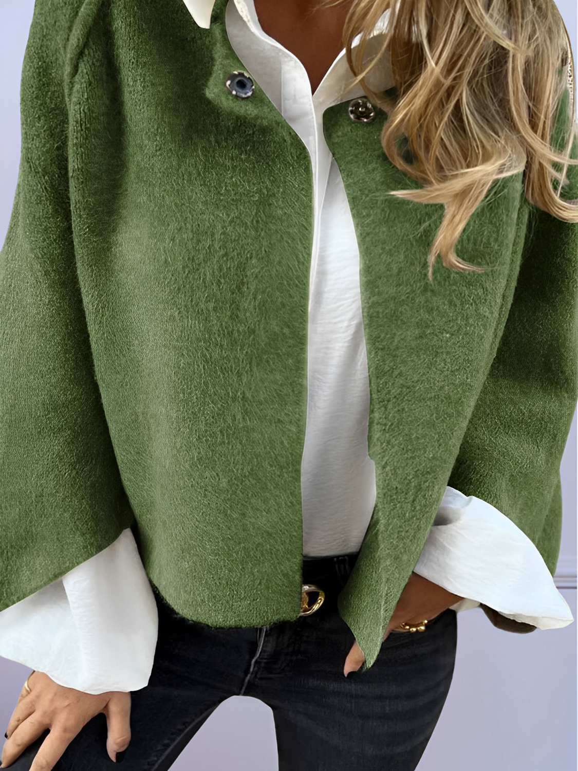 Casaco Feminino Estilo Capa com Textura em Lã Peluciada e Botão de Pressão – Julie