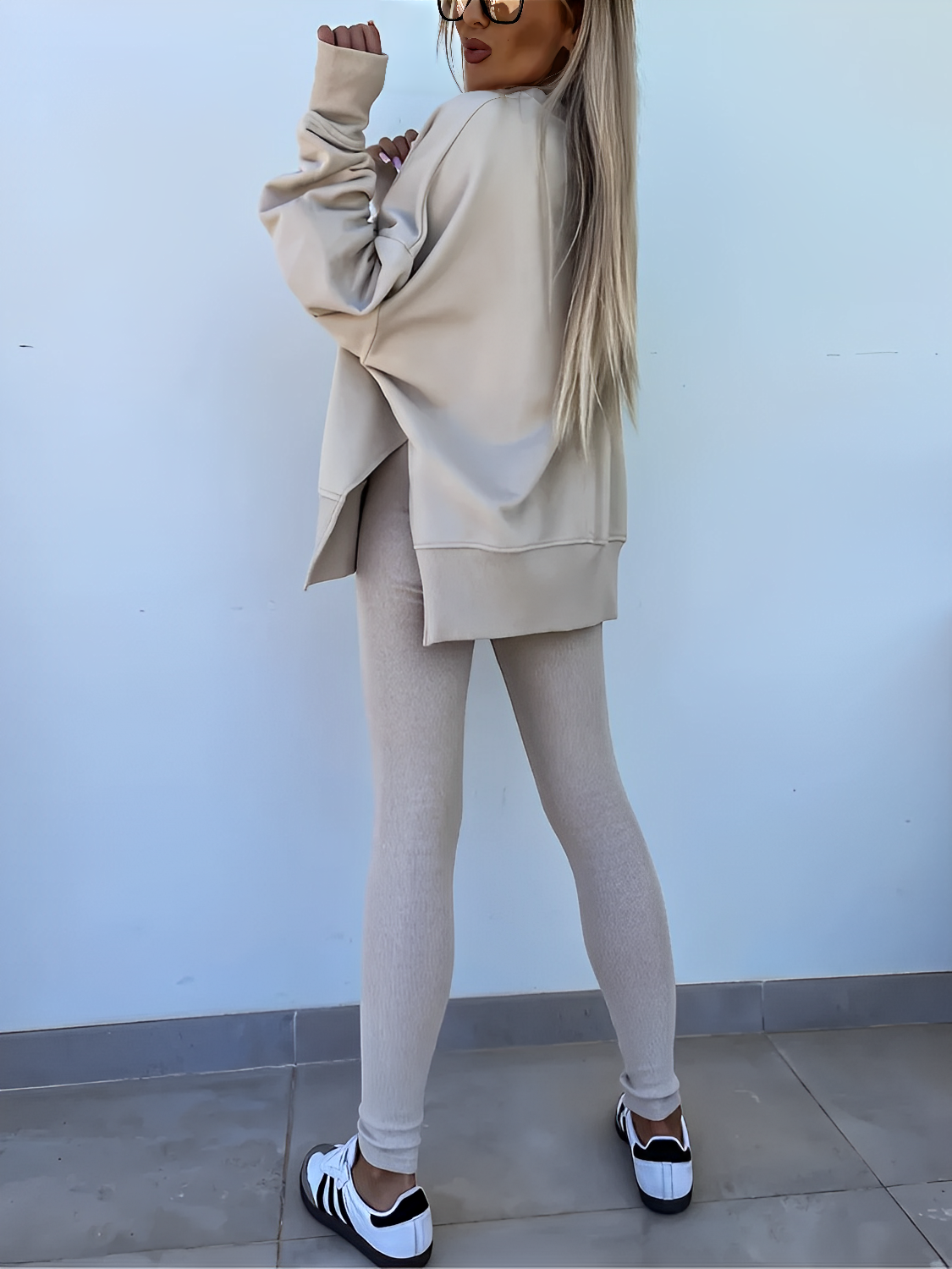 Conjunto Feminino de Moletom Oversized com Suéter Mullet e Calça Legging– Nayra