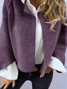 Casaco Feminino Estilo Capa com Textura em Lã Peluciada e Botão de Pressão – Julie