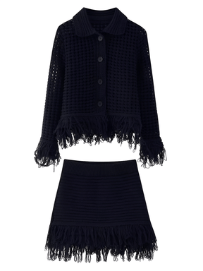Conjunto Feminino em Tricô com Blusa Manga Longa com Fechamento em Botões e Saia Cintura Alta com Franjas - Monique