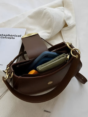 Bolsa Feminina de Ombro Meia Lua em Couro PU com Alça Ajustável e Fechamento Magnético - Patricia