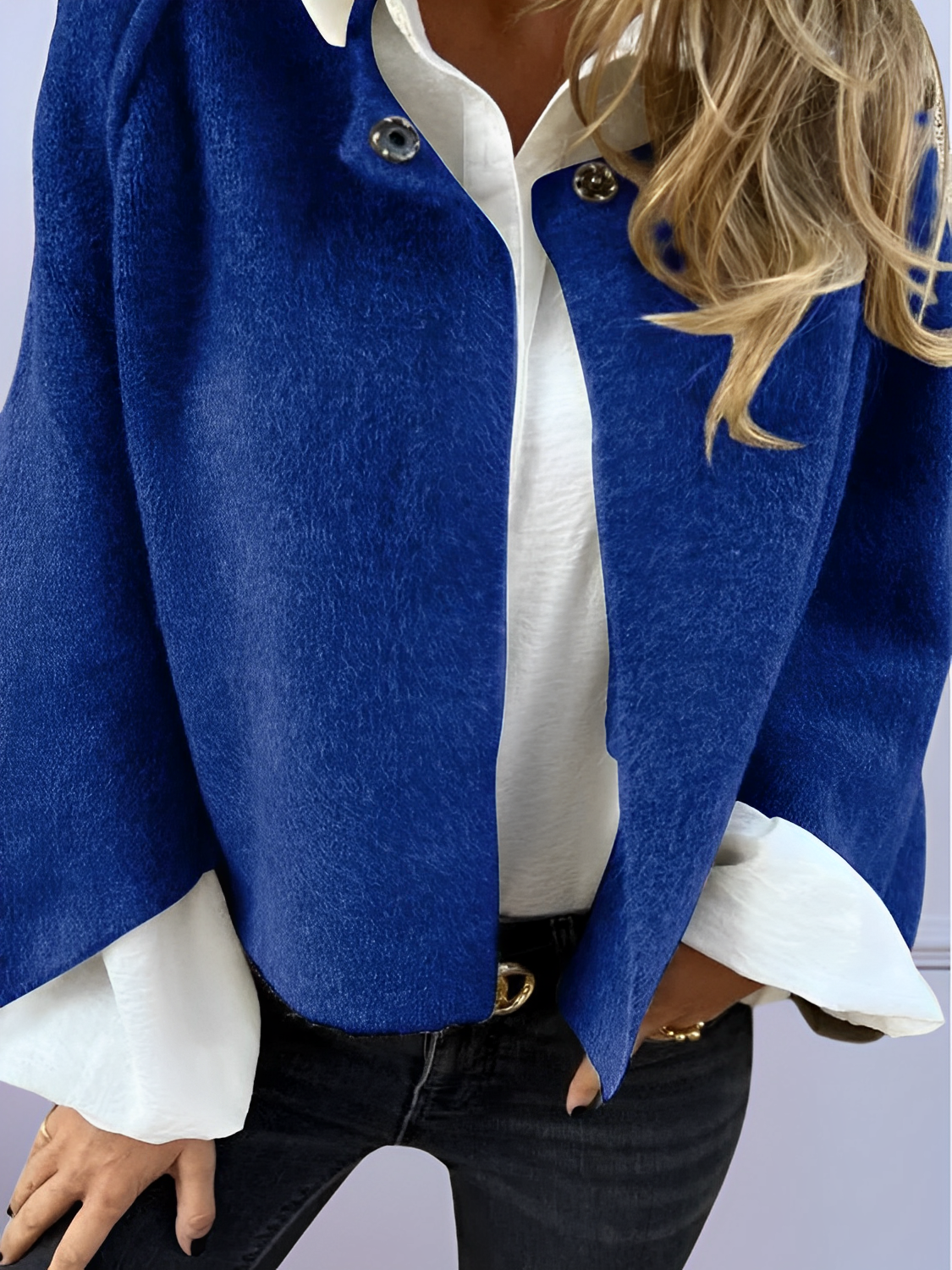 Casaco Feminino Estilo Capa com Textura em Lã Peluciada e Botão de Pressão – Julie