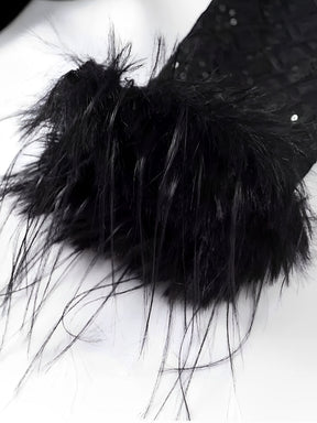 Macacão Feminino de Renda com Lantejoulas Ombreira e Punhos de Plumas e Calça Flare de Veludo - Noir