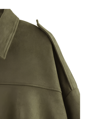 Jaqueta Feminina Bomber Oversized em Camurça com Zíper e Recortes nos Ombros – Ione