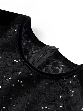 Macacão Feminino de Renda com Lantejoulas Ombreira e Punhos de Plumas e Calça Flare de Veludo - Noir