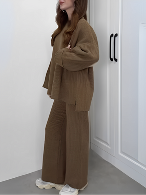 Conjunto Feminino de Tricô Canelado com Suéter Oversized Mullet e Calça com Cintura Alta Elástica - Elis