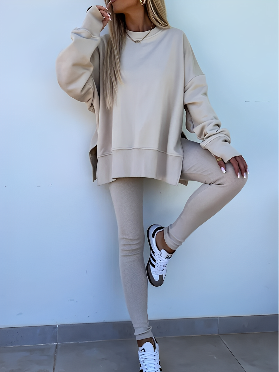 Conjunto Feminino de Moletom Oversized com Suéter Mullet e Calça Legging– Nayra