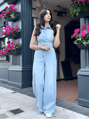 Macacão Feminino Jeans com Decote Nadador e Abertura Frontal em Botões Modelagem Wide Leg  - Jordana