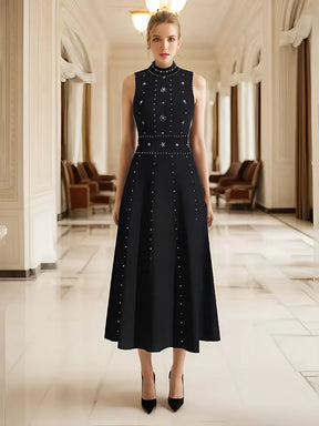 Vestido Feminino Midi Elegante com Gola Alta e Bordados em Pedraria - Penelope