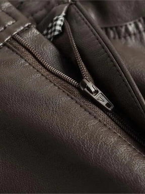 Calça Feminina Flare Cintura Alta em Couro Sintético com Fechamento em Botão - Ellie.