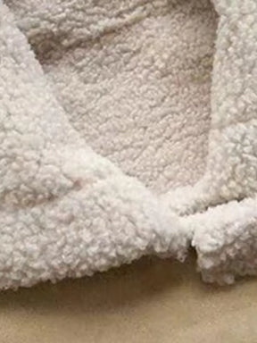 Casaco Feminino Peluciado em Lã e Camurça com Zíper e Bolsos - Rosy