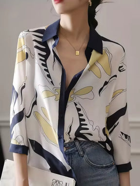 Camisa Feminina Estampada Casual com Decote em V e Botões - Elara