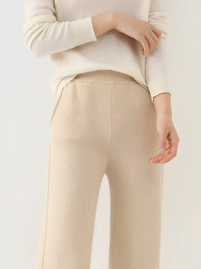 Calça Feminina Pantalona de Lã com Bolsos e Abertura na Barra - Vivian