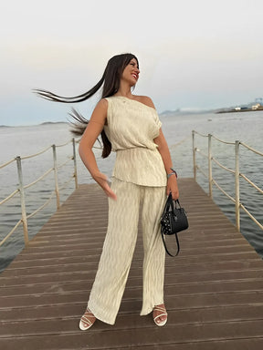 Conjunto Feminino Plissado Blusa Assimétrica Acinturada e Calça Pantalona - Camille