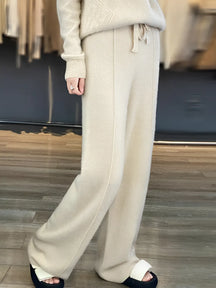 Calça Feminina Wide de Lã com Cintura Alta e Cadarço na Cintura - Justine.