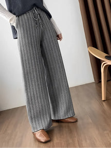 Calça Feminina Wide de Lã Texturizada com Cadarço na Cintura - Hellen