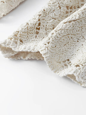 Camisa Feminina de Crochê com Abertura Frontal e Mangas Longas - Alice