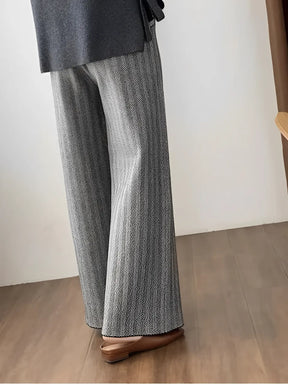 Calça Feminina Wide de Lã Texturizada com Cadarço na Cintura - Hellen