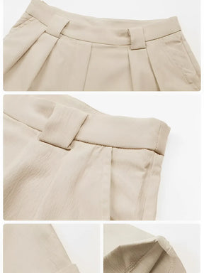 Short Feminino Alfaiataria Cintura Alta com Pregas e Bolsos - Betina
