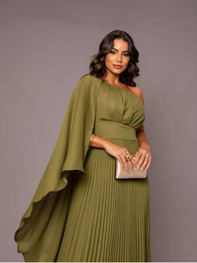 Vestido Feminino Longo de Festa com Capa no Ombro e Saia Plissada - Gabriella