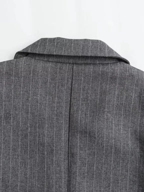 Blazer Feminino Oversized Riscas de Giz com Botões - Francine
