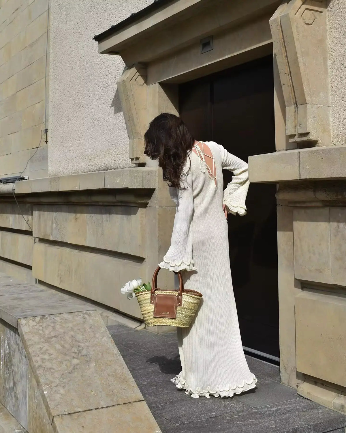 Vestido Feminino Longo Canelado com Mangas Longas Flare e Babados - Sandy