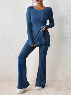Conjunto Feminino em Tricô Canelado com Blusa Mullet Manga Longa com Fendas Laterais e Calça Flare com Cintura Alta Elástica - Sabrina