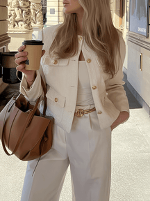 Casaco Feminino Tweed com Bolsos Decorativos e Fechamento em Botões - Angelique