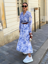 Vestido Feminino Midi Floral Azul em Chiffon com Aplique de Flores e Decote V - Sara