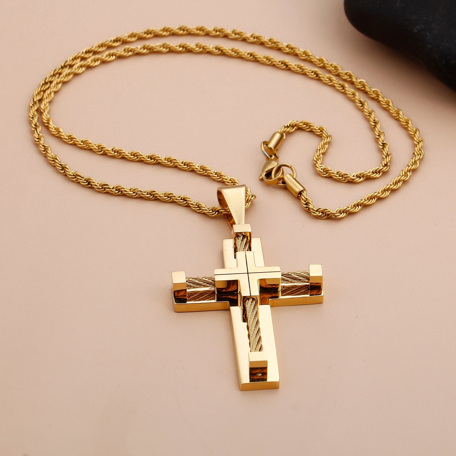 Corrente com Crucifixo Banhado a Ouro 18k - Royal Blink